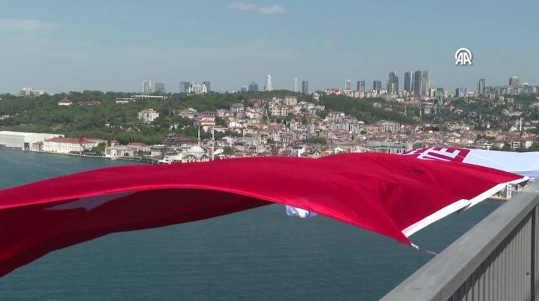 İstanbul'daki köprülere Türk bayrağı asıldı - Resim: 5